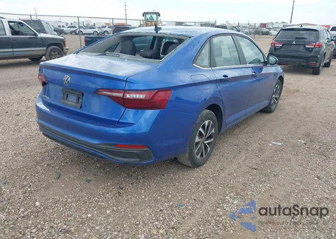 2024 Volkswagen Jetta 1.5T S z USA, uszkodzony, nr VIN 3VW5M7BU7RM024712